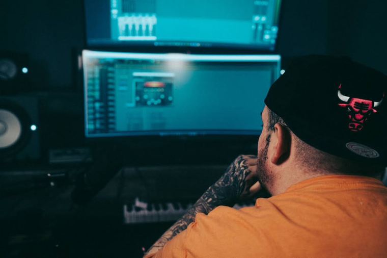 Watching the session on the monitors